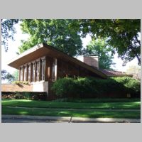 Dr. R. Bradford Harper Residence (1950), St. Joseph, MI, photo Jaydec, Wikipedia.jpg